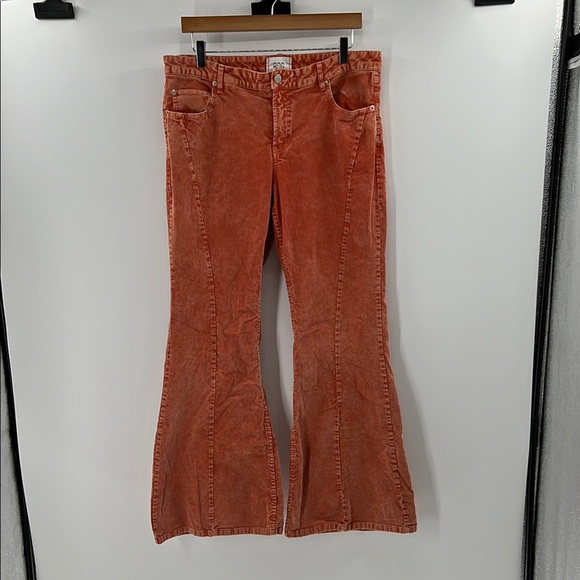 BDG Denim - BDG Urban Outfitters Women's Extreme Flare Corduroys - Orange - 29